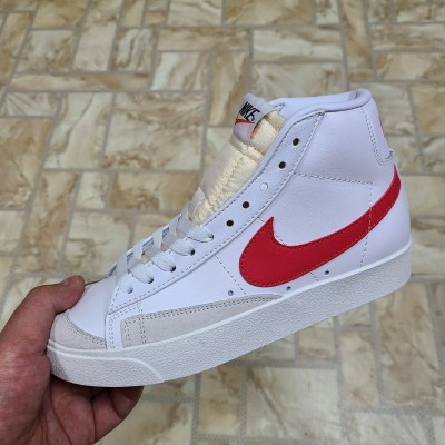 NIKE Blazer Mid '77 Vintage