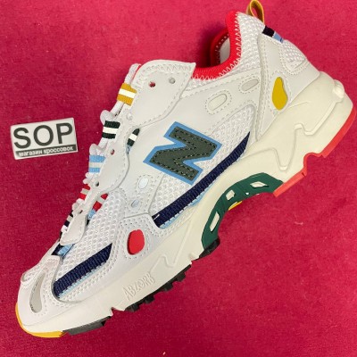 New Balance 827