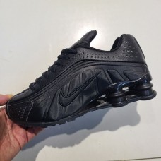 Nike Shox R4